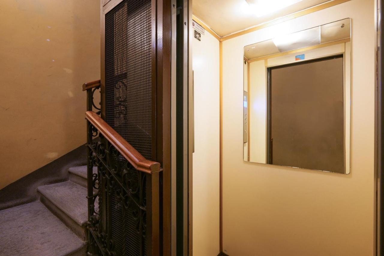 Castello Luxury Apartment - In The Heart Of Milán Exteriér fotografie